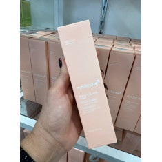 O Medicube Triple Collagen Toner é um tônico facial que serve para hidratar e tonificar a pele, melhorar firmeza e elasticidade,