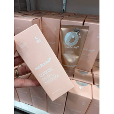 MEDICUBE COLLAGEN NIGHT WRAPPING MASK é uma máscara facial noturna que serve para hidratar profundamente enquanto você dorme, me