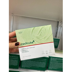 O Medicube Super Cica Daily Quick Mask é uma máscara facial em lenço que serve para acalmar e reduzir irritações da pele, hidrat