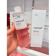 MEDICUBE PDRN PINK CICA SOOTHING TONER - é um tônico que serve para acalmar e reduzir irritações, hidratar e fortalecer a barrei