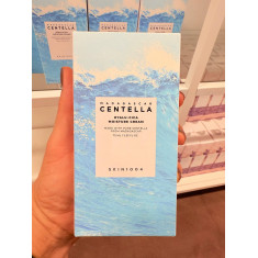 SKIN1004 MADAGASCAR CENTELLA - HYALU CICA MOISTURE CREAM - CREME DE TEXTURA LEVE INDICADO PARA UMA PELE QUE PRECISA DE UMA SUPER