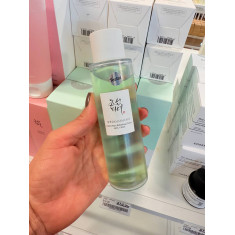BEAUTY OF JOSEON - Green Plum Refreshing Toner AHA + BHA - é um tônico que serve para esfoliar suavemente a pele, renovar a text