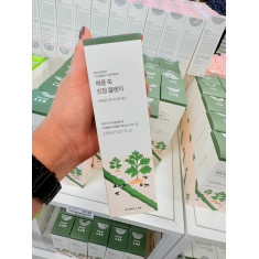 ROUND LAB - MUGWORT CALMING CLEANSER - é um limpador facial formulado para limpar suavemente, acalmar, hidratar e equilibrar a p