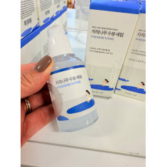 ROUND LAB - BIRCH JUICE MOISTURIZING SERUM - é um sérum facial hidratante e calmante, formulado para proporcionar hidratação pro