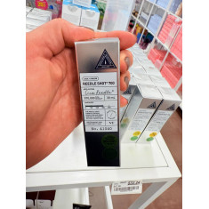 O VT Cosmetics 700 Needle Shot é um sérum potente que serve para reparar e renovar a pele danificada, reduzir linhas finas e sin