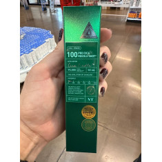 O VT Cosmetics 100 Pro Cica Needle Shot é um sérum que serve para acalmar e reparar peles irritadas ou sensibilizadas, reduzir v