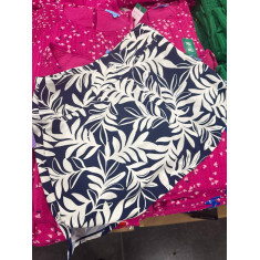 Saia com shorts Hurley 1