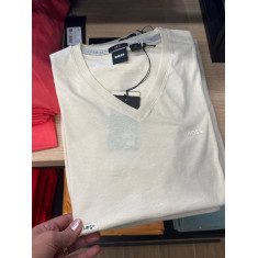 camiseta manga curta gola V 4