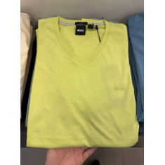 camiseta manga curta gola V 10