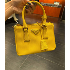 Bolsa de mão com alça crossbody 1