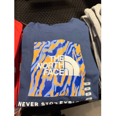 camiseta manga curta com estampa nas costas 1