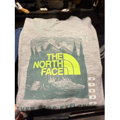 camiseta manga curta com estampa nas costas 2