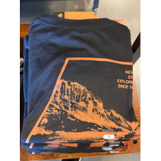 camiseta manga curta com estampa nas costas 3