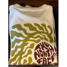 camiseta manga curta com estampa nas costas 4