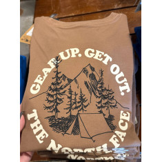 camiseta manga curta com estampa nas costas 7