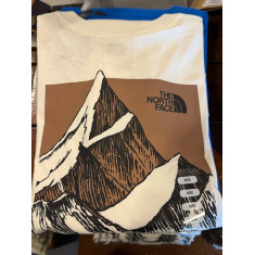 camiseta manga curta com estampa nas costas 9