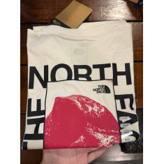 camiseta manga curta com estampa nas costas 14