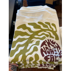 camiseta manga curta com estampa nas costas 16