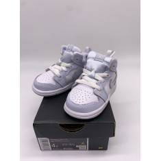 Nike Jordan 1 MID Kids - Girl - Size 4C