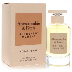 Eau De Parfum Spray Feminino - Abercrombie & Fitch - Abercrombie & Fitch Authentic Moment - 100 ml