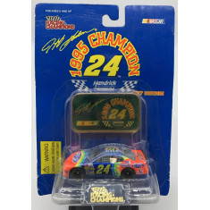 Carrinho 1995 Racing Champions Jeff Gordon 24 Dupont 1995 Champion 1:64 Car