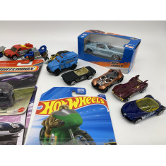 LOTE com 17 Carros Miniaturas - 17