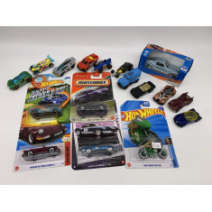 LOTE com 17 Carros Miniaturas - 17