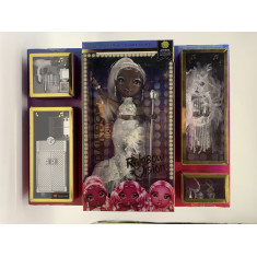 Boneca Rainbow High Vision
