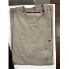 Camiseta Regular Fit Gola U 9