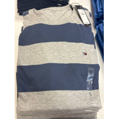 Camiseta Regular Fit Gola U 3