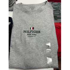 Camiseta Regular Fit Gola U 18