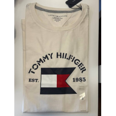 Camiseta Regular Fit Gola U 26