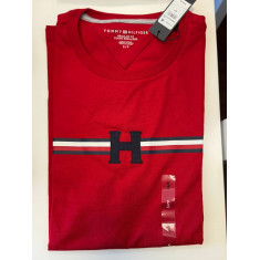 Camiseta Regular Fit Gola U 33