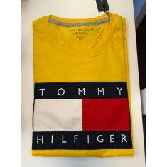 Camiseta Regular Fit Gola U 35