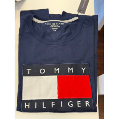 Camiseta Regular Fit Gola U 36