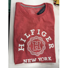 Camiseta Regular Fit Gola U 51