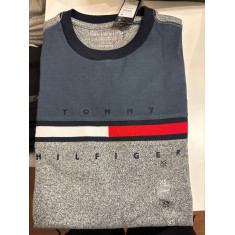 Camiseta Regular Fit Gola U 1