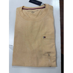 Camiseta Regular Fit Gola U com Bolso 2