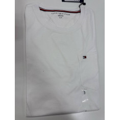 Camiseta Regular Fit Gola U com Bolso 4